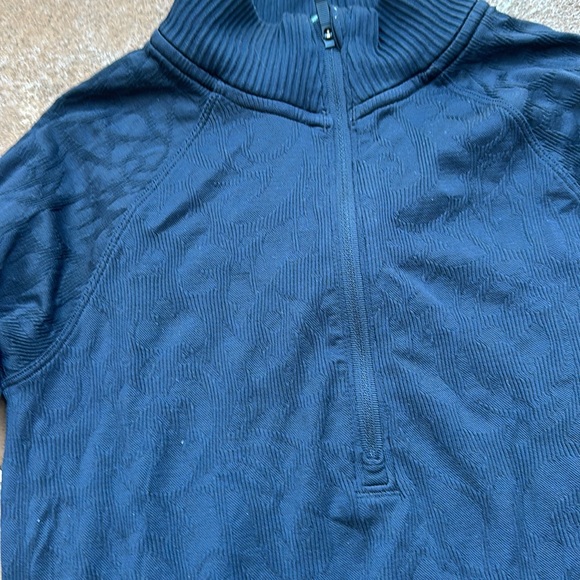 LULULELON 1/4 ZIP LONG SLEEVES EMBOSSED ORINT MOCK NECK SIZE 2 4 G11 - Picture 2 of 9